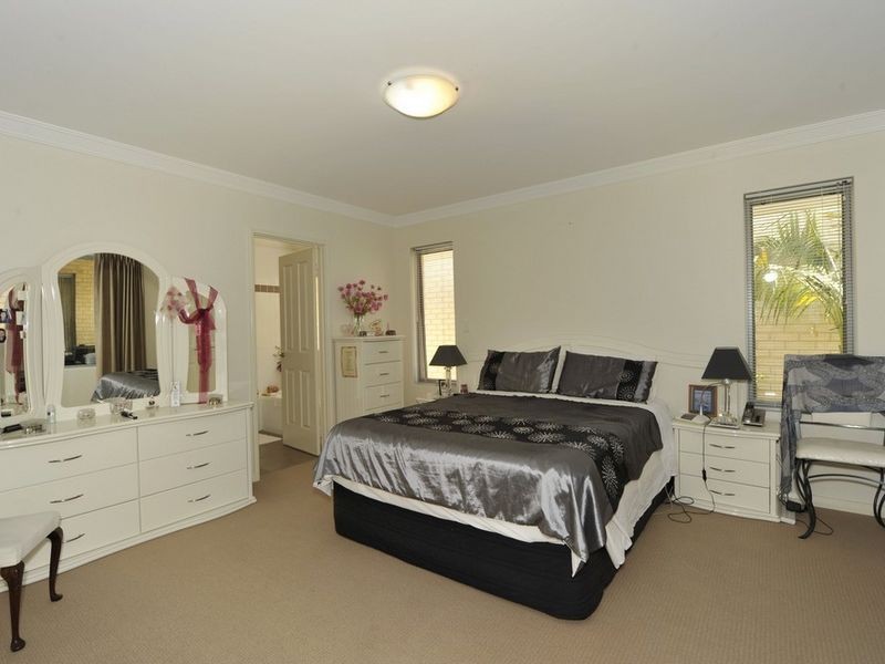 5 Grasstree Road, Wannanup WA 6210