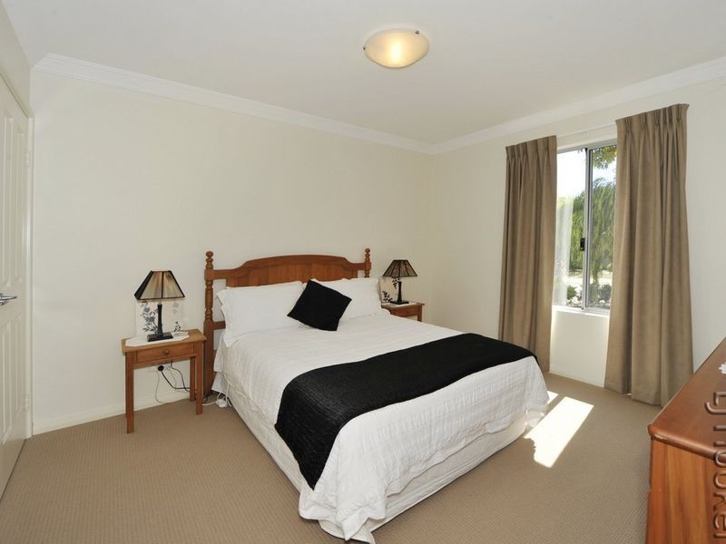 5 Grasstree Road, Wannanup WA 6210
