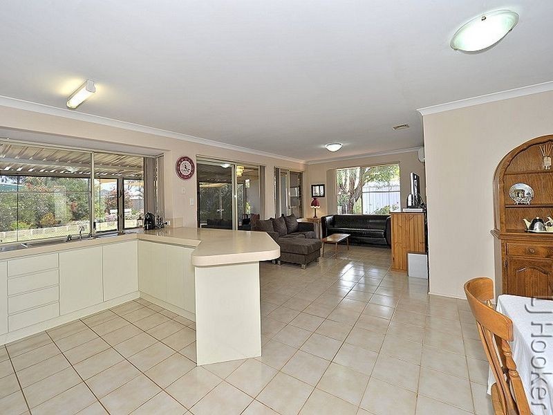 10 Railton Place, Dudley Park WA 6210