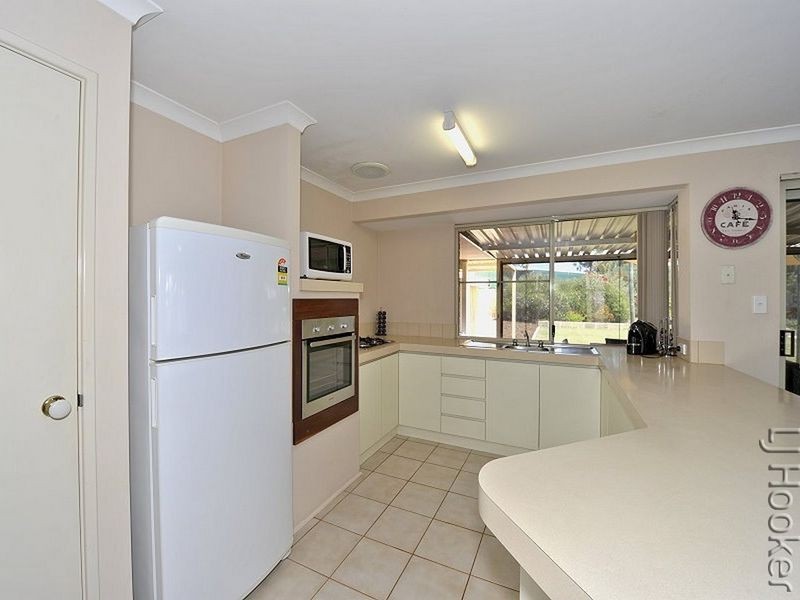 10 Railton Place, Dudley Park WA 6210