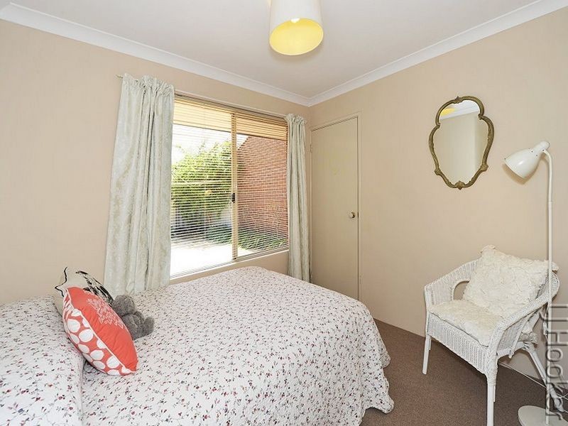 10 Railton Place, Dudley Park WA 6210