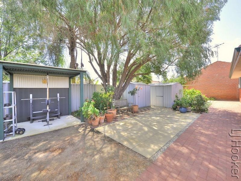 10 Railton Place, Dudley Park WA 6210