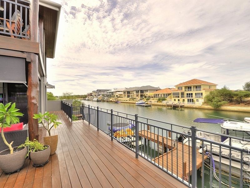 21 Estuary Place, Wannanup WA 6210
