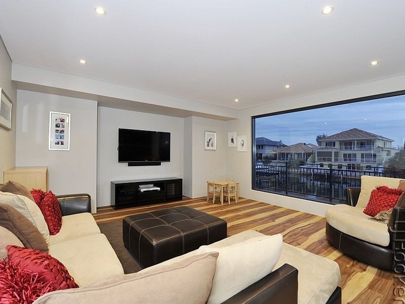 21 Estuary Place, Wannanup WA 6210
