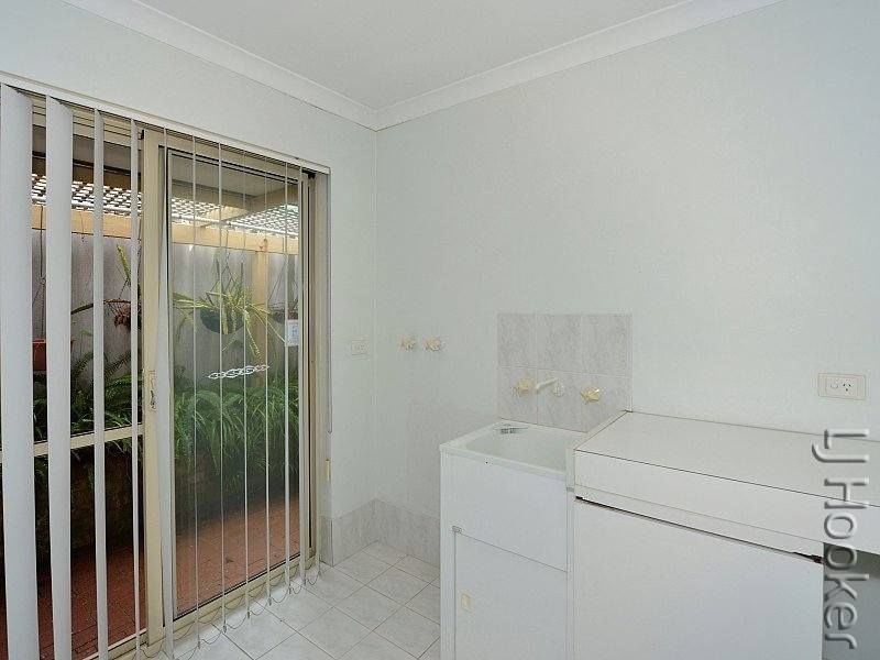10 Peron Place, San Remo WA 6210