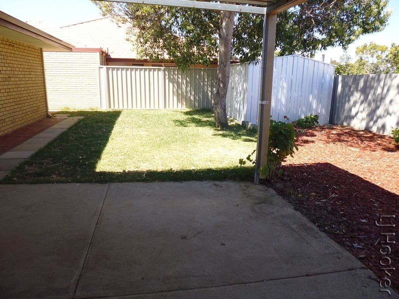 8 Banjup Road, Greenfields WA 6210