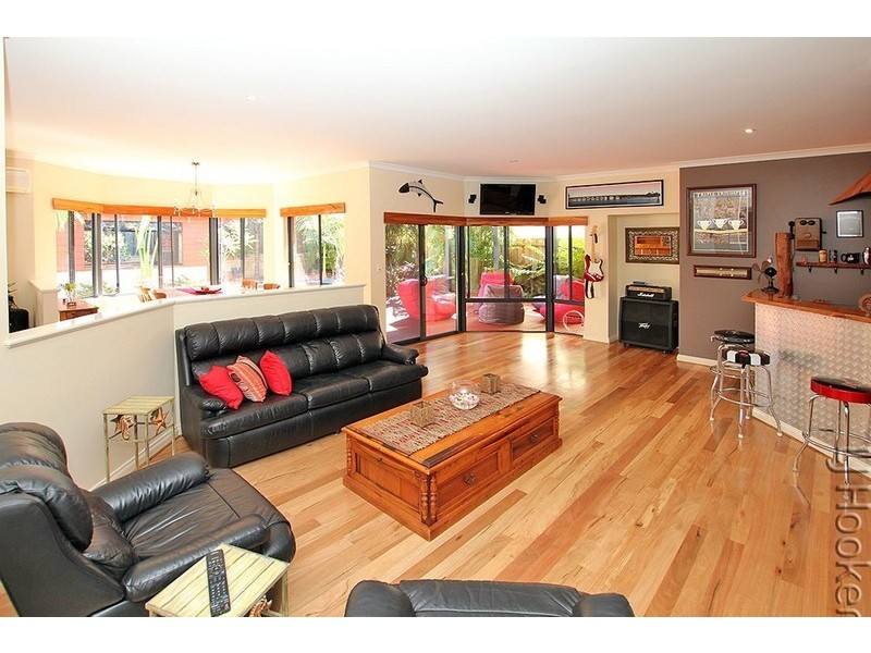 14 Boardwalk Boulevard, Halls Head WA 6210