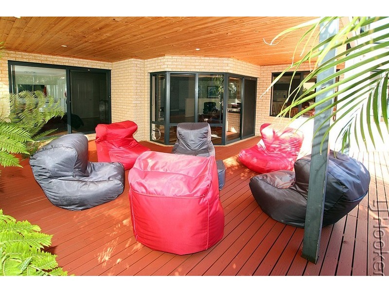 14 Boardwalk Boulevard, Halls Head WA 6210