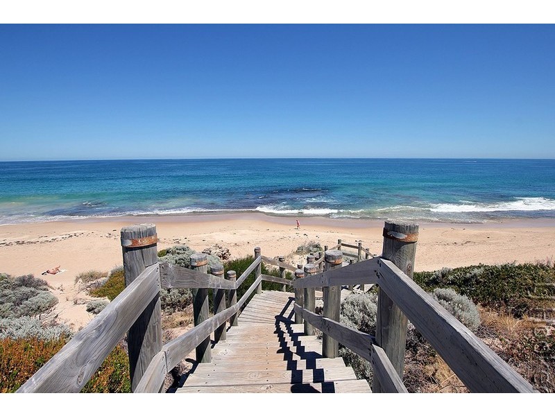 14 Boardwalk Boulevard, Halls Head WA 6210