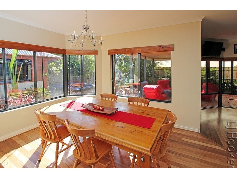 14 Boardwalk Boulevard, Halls Head WA 6210