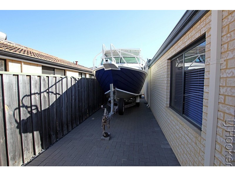 14 Boardwalk Boulevard, Halls Head WA 6210