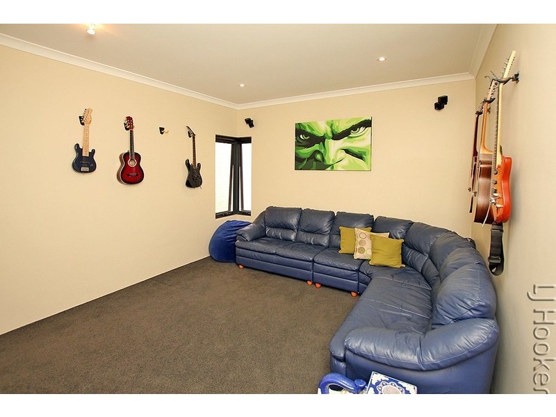 14 Boardwalk Boulevard, Halls Head WA 6210