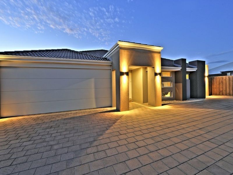 6 Splendens Turn, Halls Head WA 6210