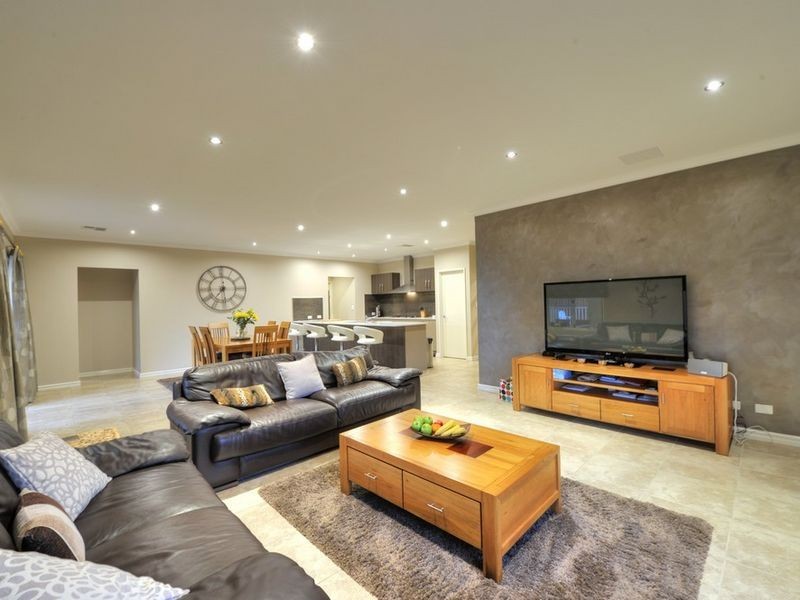 6 Splendens Turn, Halls Head WA 6210