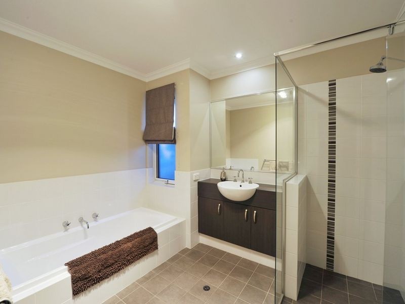 6 Splendens Turn, Halls Head WA 6210