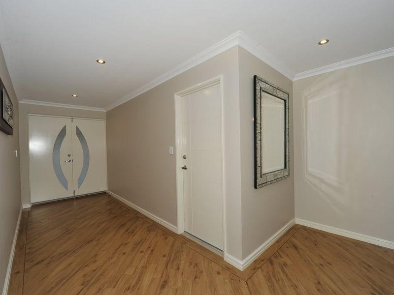 6 Splendens Turn, Halls Head WA 6210