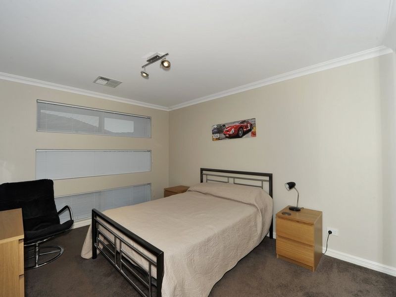 6 Splendens Turn, Halls Head WA 6210