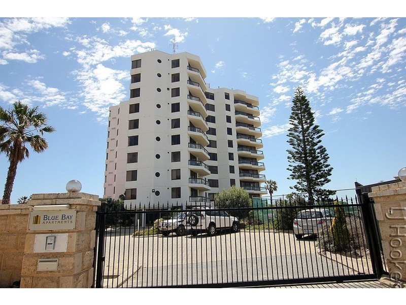 30/6A Valley Road, Halls Head WA 6210