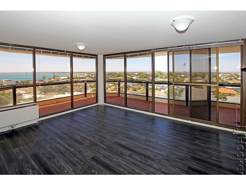 30/6A Valley Road, Halls Head WA 6210