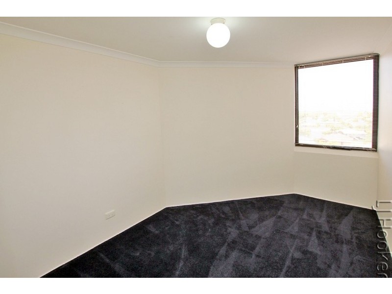 30/6A Valley Road, Halls Head WA 6210