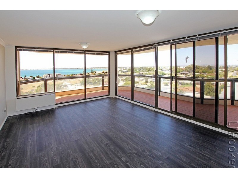 30/6A Valley Road, Halls Head WA 6210