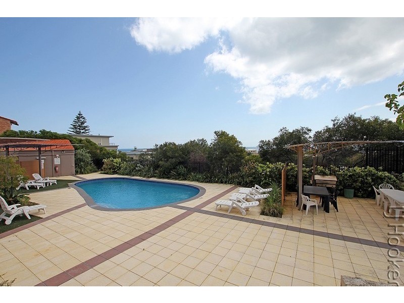 30/6A Valley Road, Halls Head WA 6210