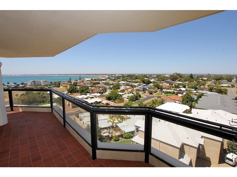 30/6A Valley Road, Halls Head WA 6210