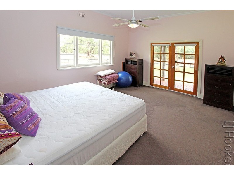 114 Newnham Road, Lake Clifton WA 6215