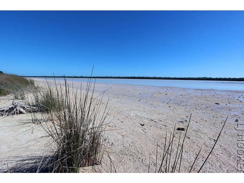 114 Newnham Road, Lake Clifton WA 6215