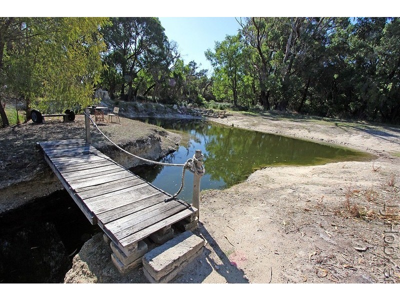 114 Newnham Road, Lake Clifton WA 6215