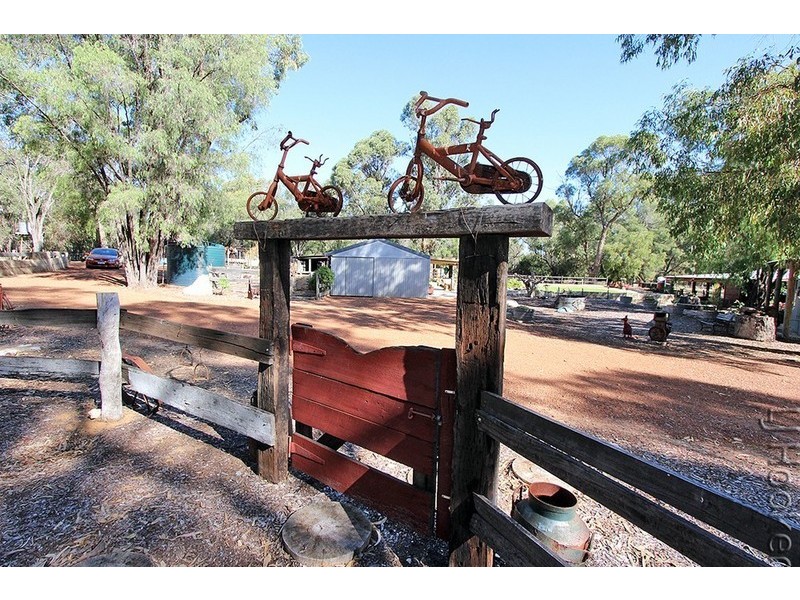 114 Newnham Road, Lake Clifton WA 6215