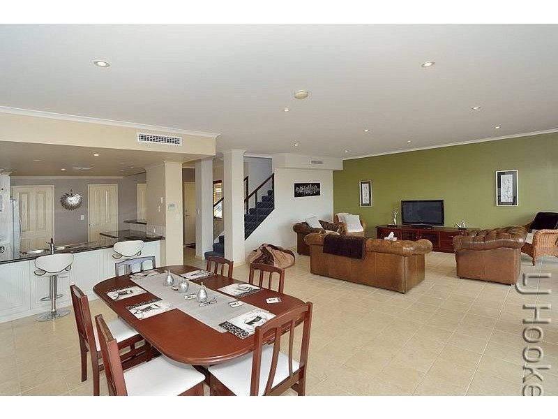 23/3 Piccolo Place, Halls Head WA 6210