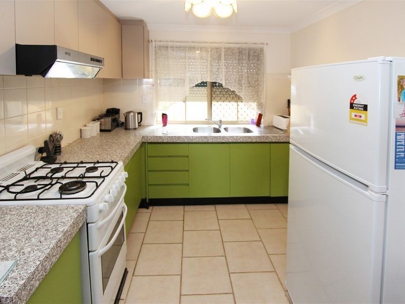 16 Ombersley Way, Coodanup WA 6210