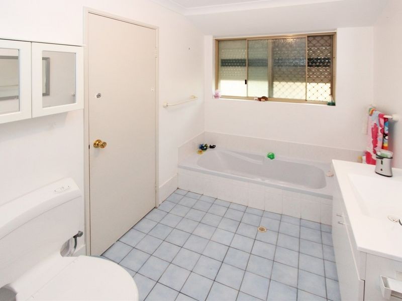 16 Ombersley Way, Coodanup WA 6210