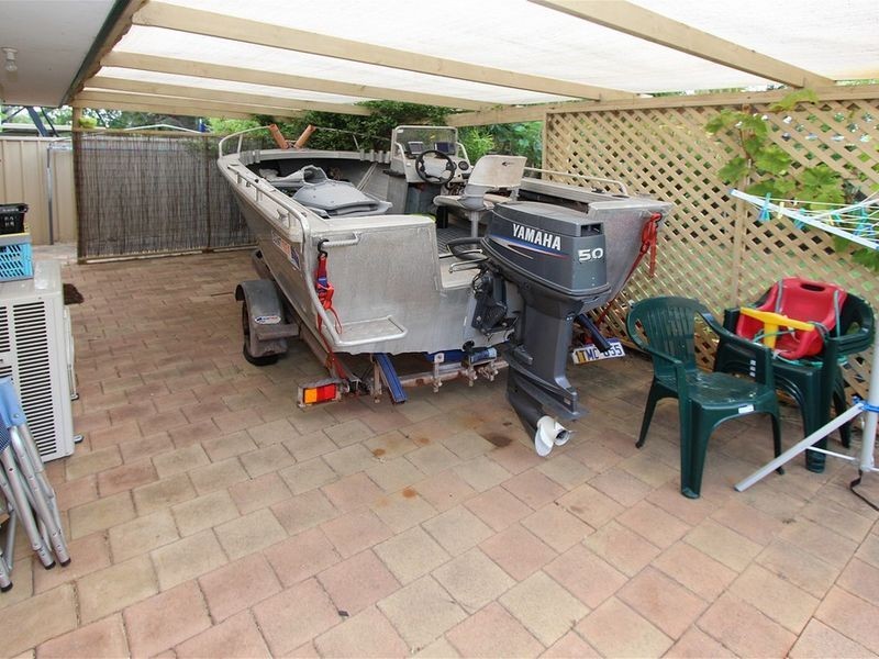 16 Ombersley Way, Coodanup WA 6210