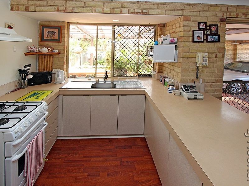 11A Darter Place, Halls Head WA 6210