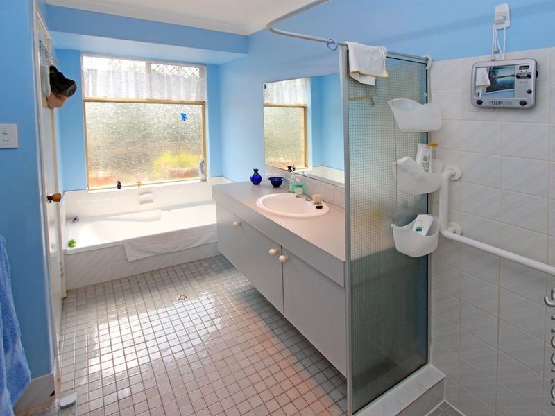 11A Darter Place, Halls Head WA 6210