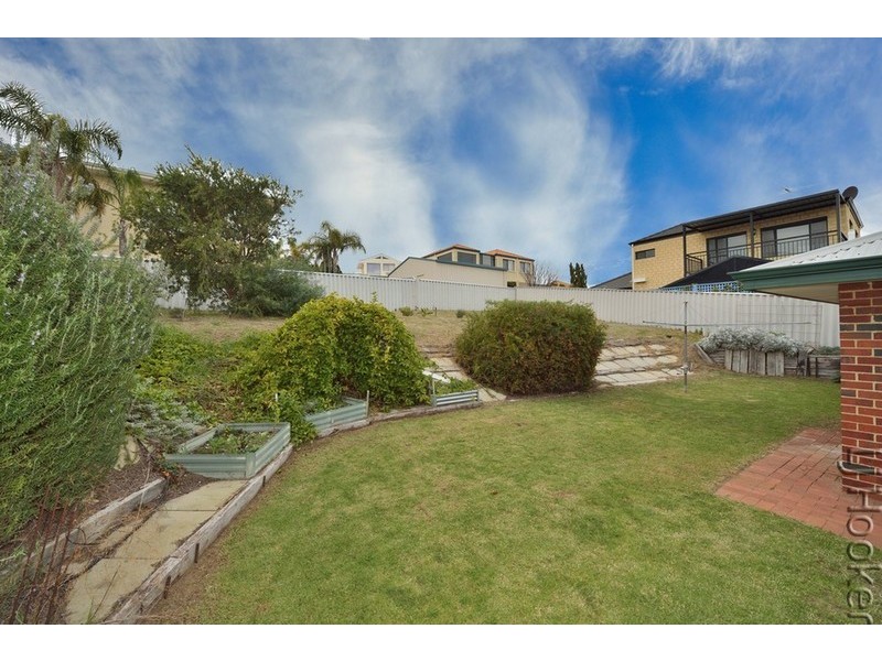30 Tamarisk Drive, Halls Head WA 6210