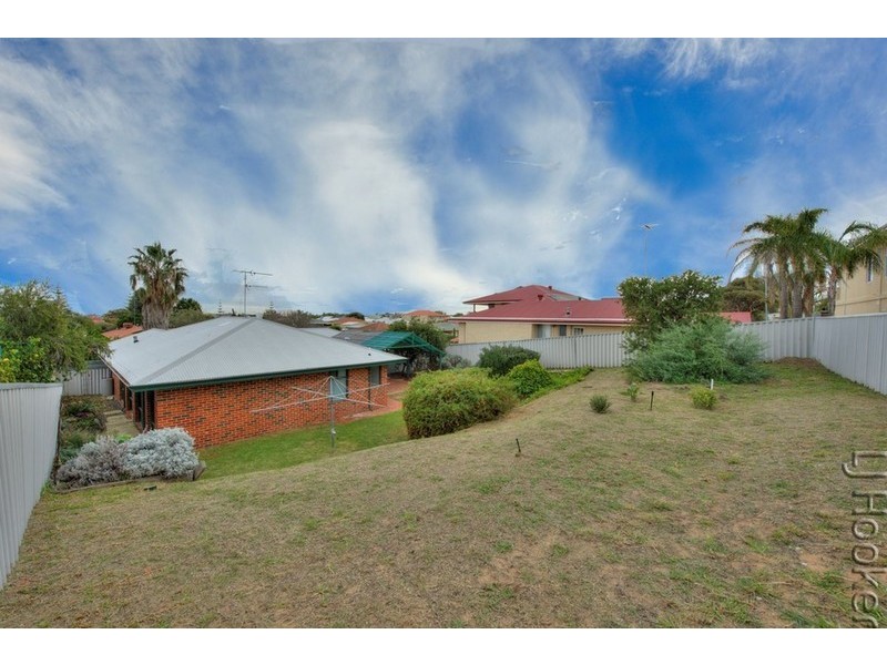 30 Tamarisk Drive, Halls Head WA 6210