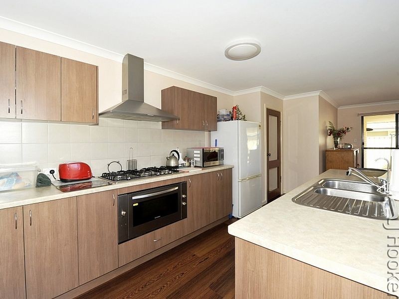 2 Kwella Entrance, Greenfields WA 6210