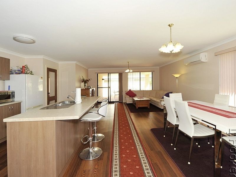 2 Kwella Entrance, Greenfields WA 6210