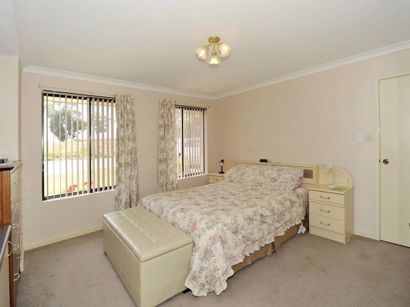 2 Kwella Entrance, Greenfields WA 6210