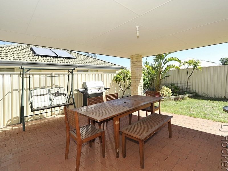 2 Kwella Entrance, Greenfields WA 6210