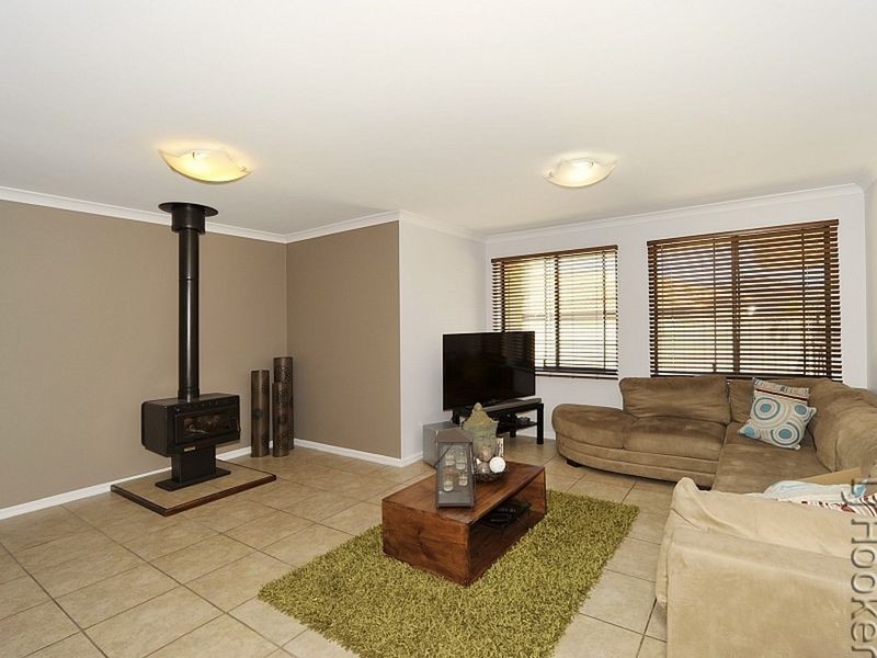 11 Japonica Heights, Halls Head WA 6210