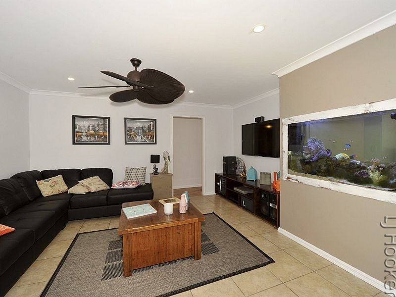 11 Japonica Heights, Halls Head WA 6210