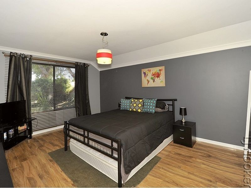 11 Japonica Heights, Halls Head WA 6210