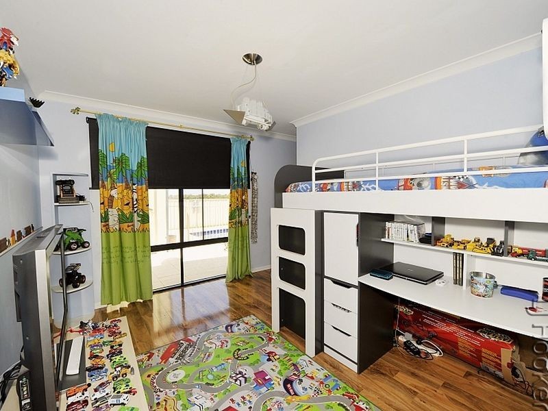 11 Japonica Heights, Halls Head WA 6210