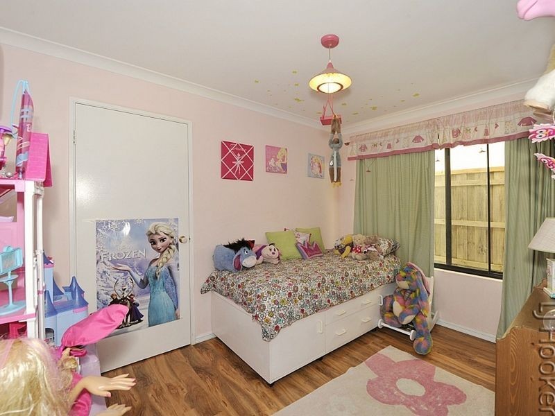 11 Japonica Heights, Halls Head WA 6210