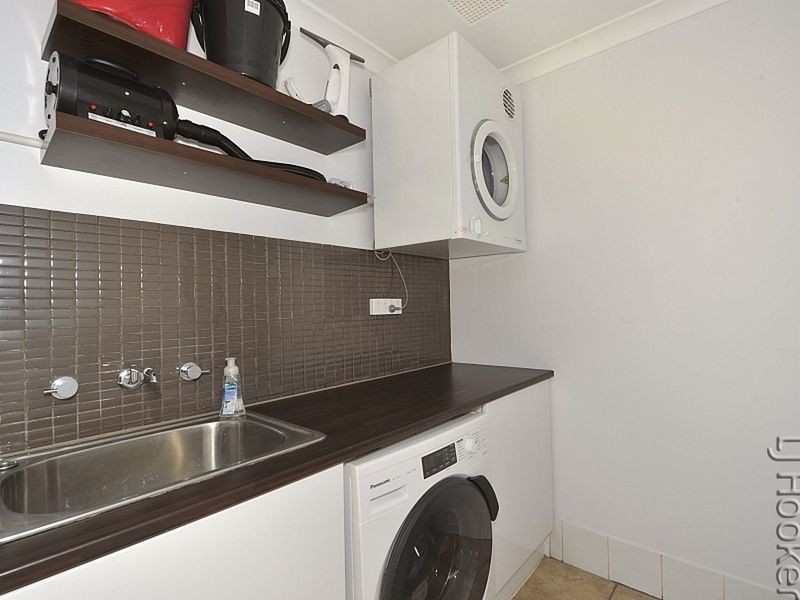 11 Japonica Heights, Halls Head WA 6210