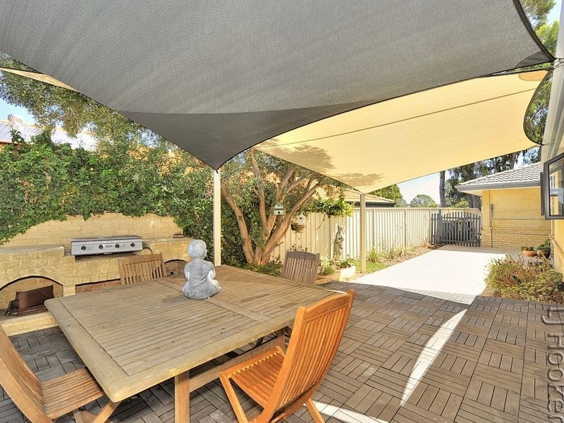 11 Japonica Heights, Halls Head WA 6210